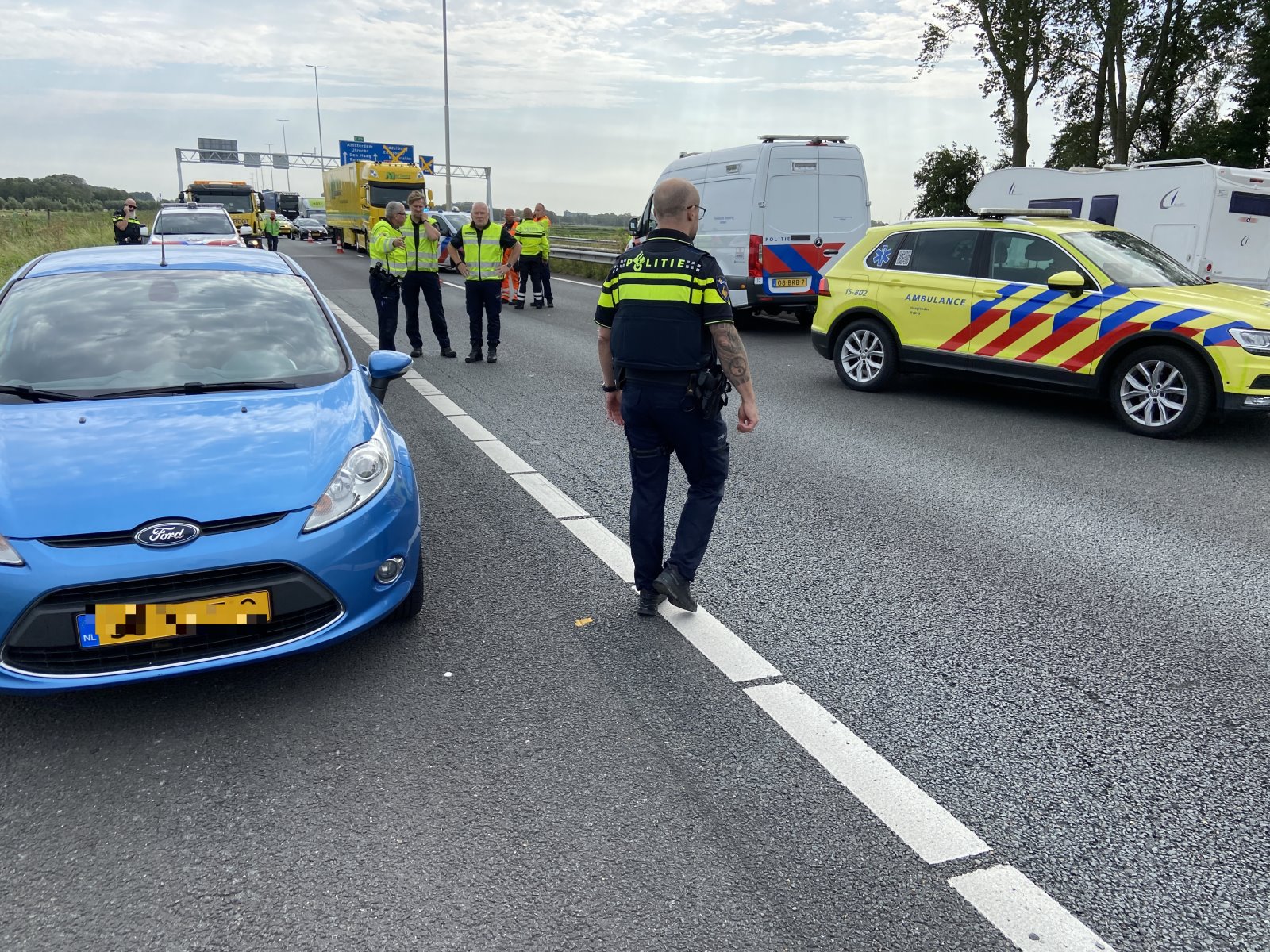 Vrouw zwaargewond na aanrijding op de A20 bij Maasland