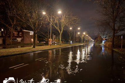 Koningin Julianaweg en Woutersweg in ‘s-Gravenzande afgesloten door wateroverlast