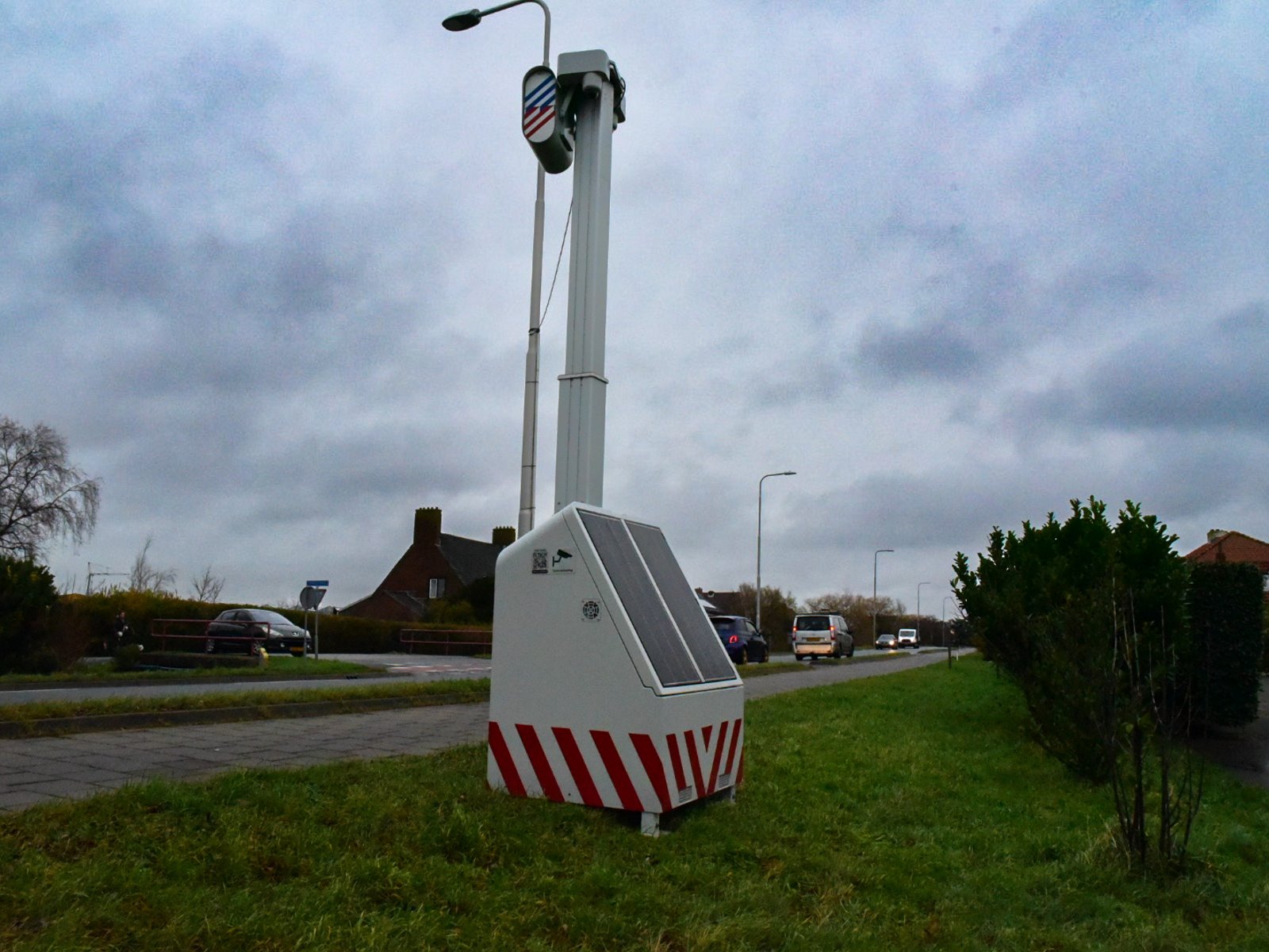 Mobiele camera geplaatst op Poeldijkseweg in Monster