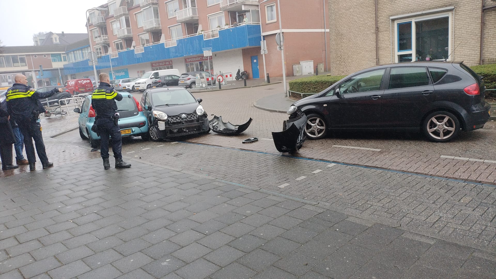 Ongeval in Molenstraat Monster: Voertuig rijdt tegen de rijrichting in