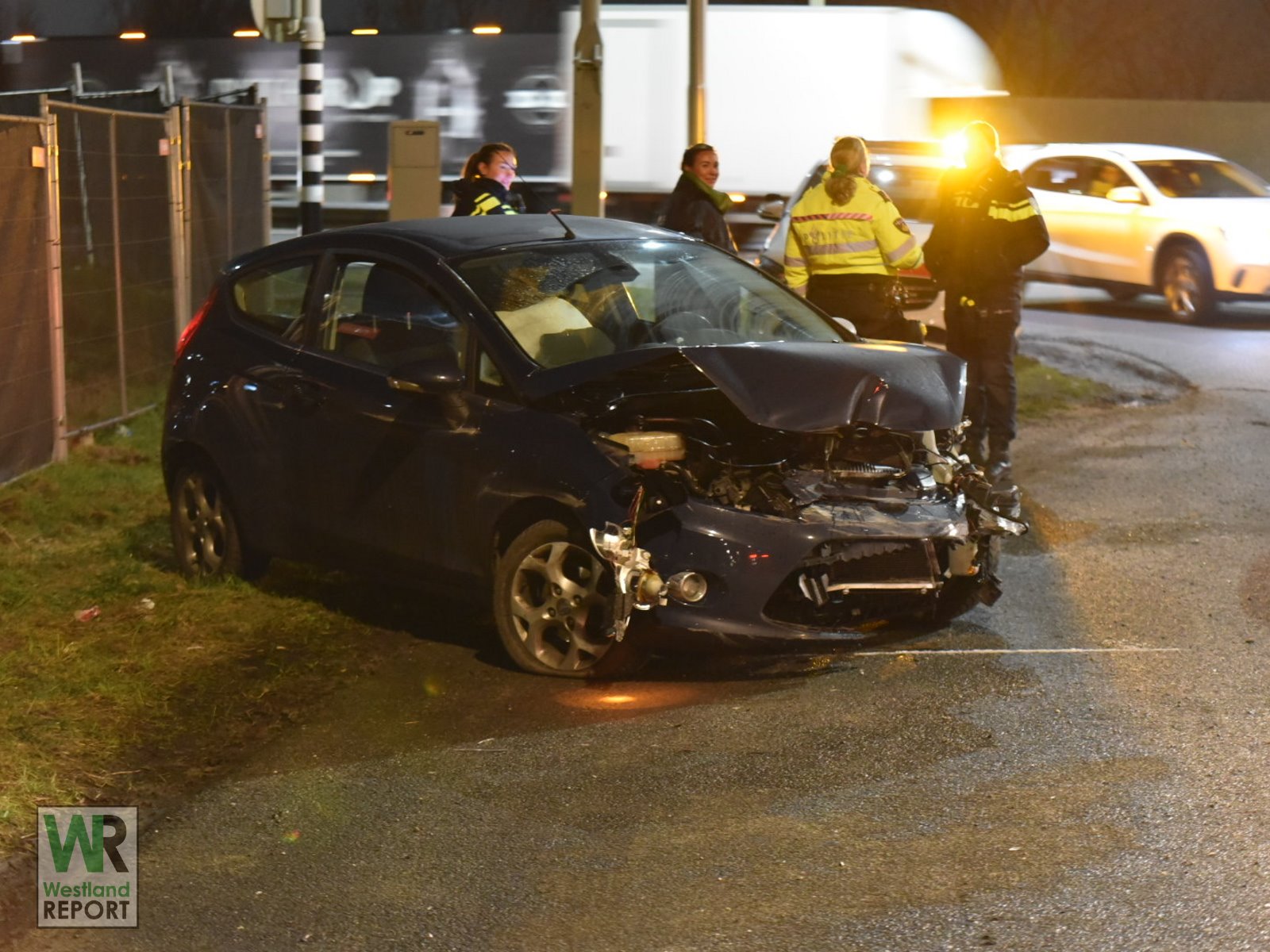 Voertuig total loss op de Wippolderlaan(N211)