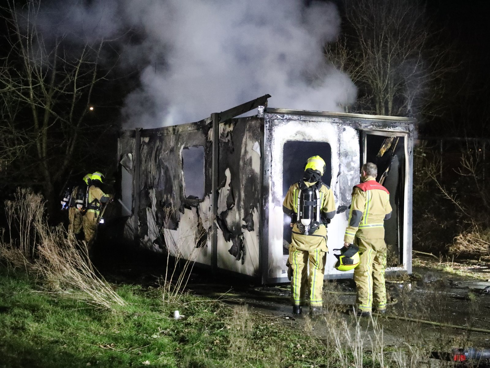 [Video] Felle brand in Wateringen: portacabin volledig verwoest