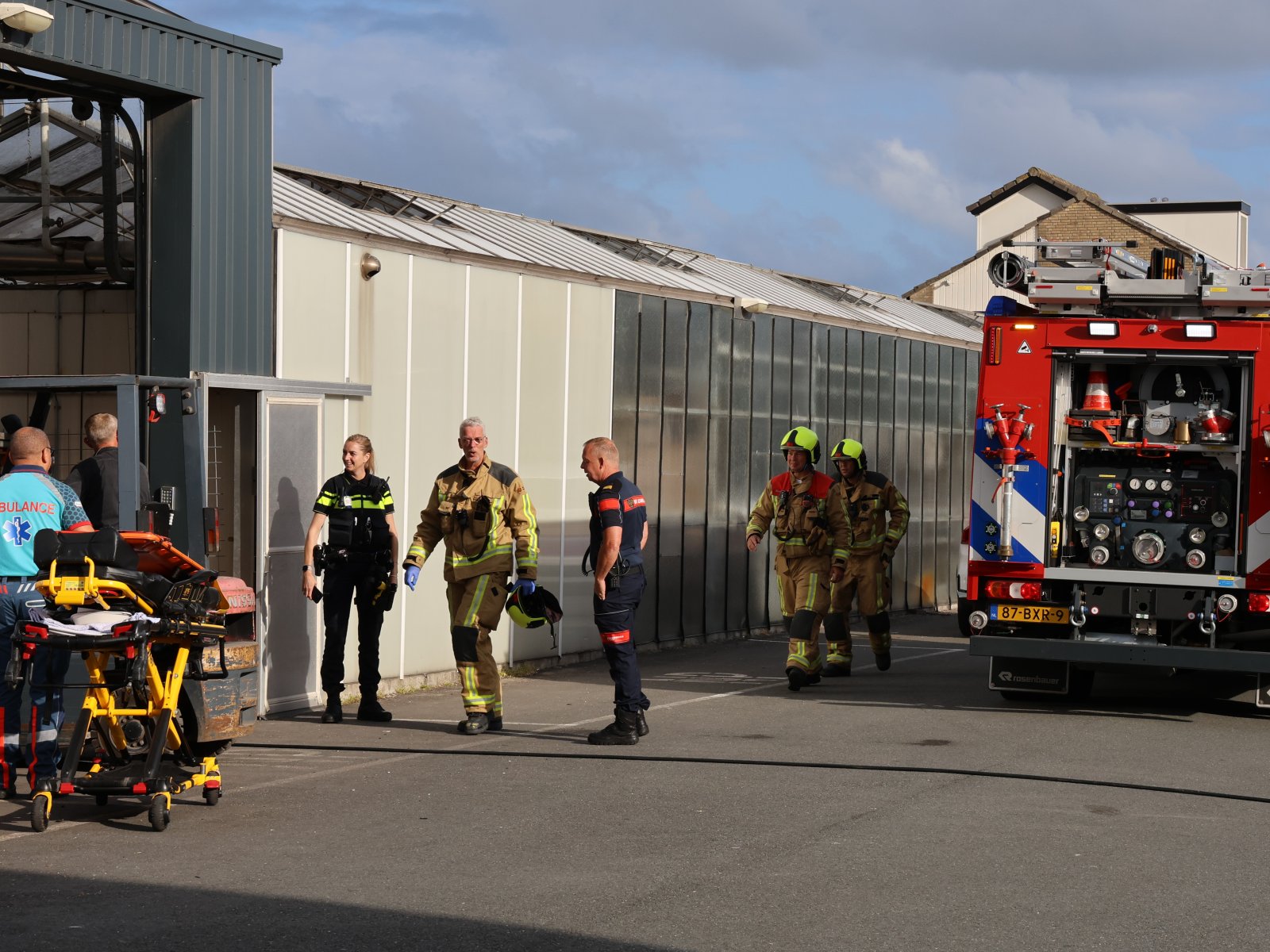 Brandweer ingezet bij bedrijfsongeval in tuinbouwbedrijf in ‘s-Gravenzande