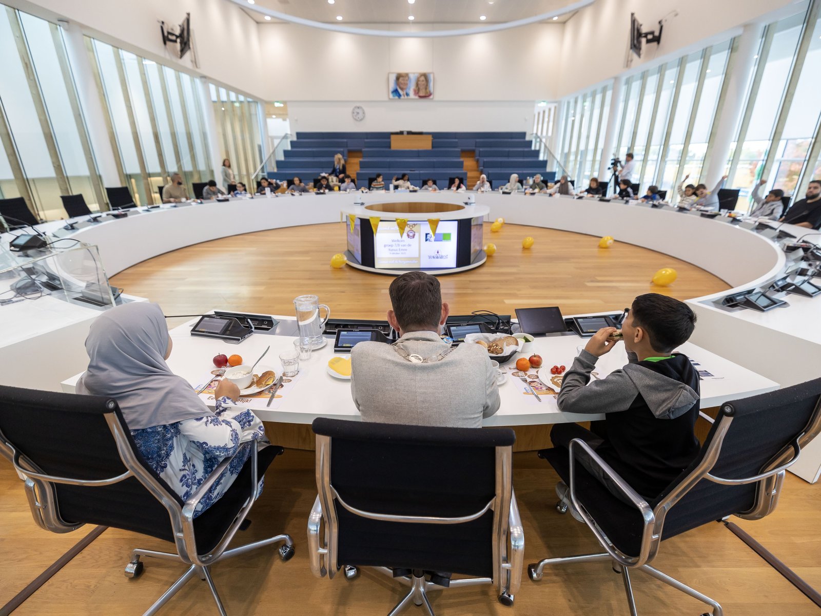 Westlandse kinderen ontbijten gezond met burgemeester Bouke Arends