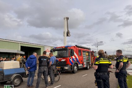 Brand op dak van tuinbouwbedrijf in ‘s-Gravenzande