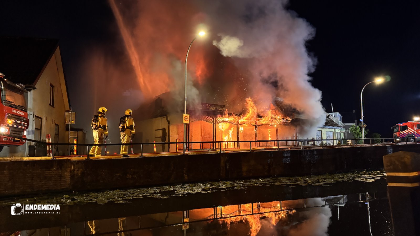 Grote brand verwoest voormalig café Den Hoorn