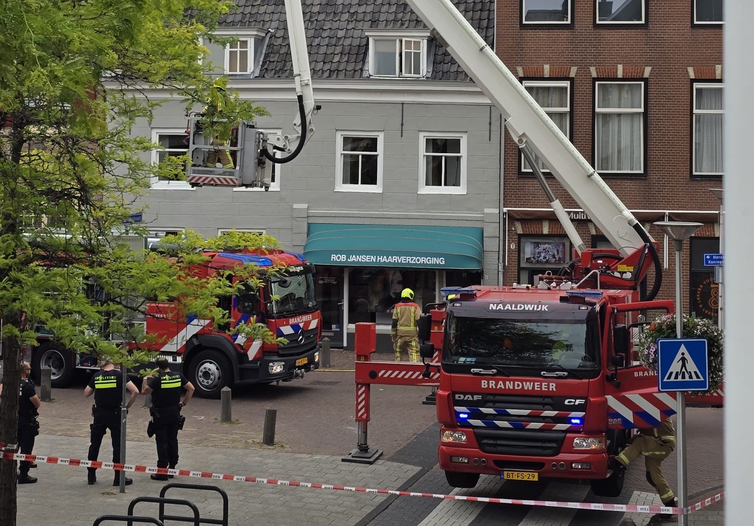 Middelbrand in woning aan de Herenstraat in Naaldwijk
