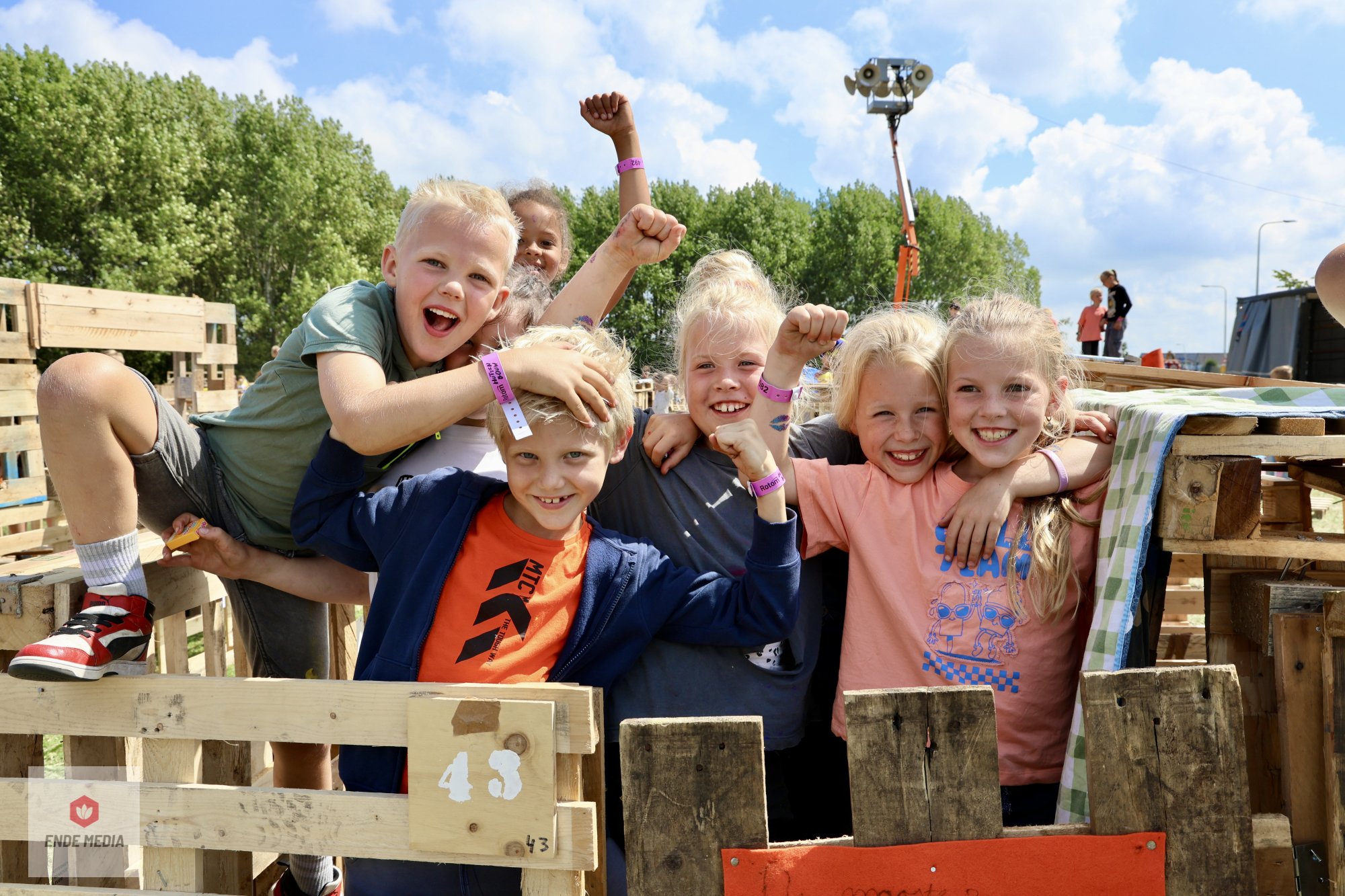 Huttenbouwen Wollebrand van start: 500 kinderen creëren eigen foodtrucks
