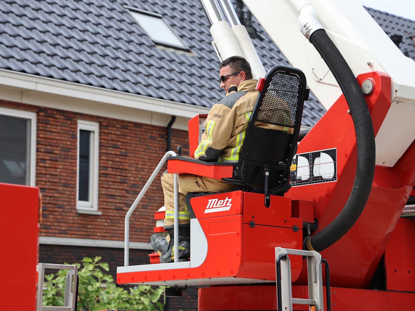 Brandweer en ambulance assistentie bij ongeluk aan de Fluwijn in ‘s-Gravenzande