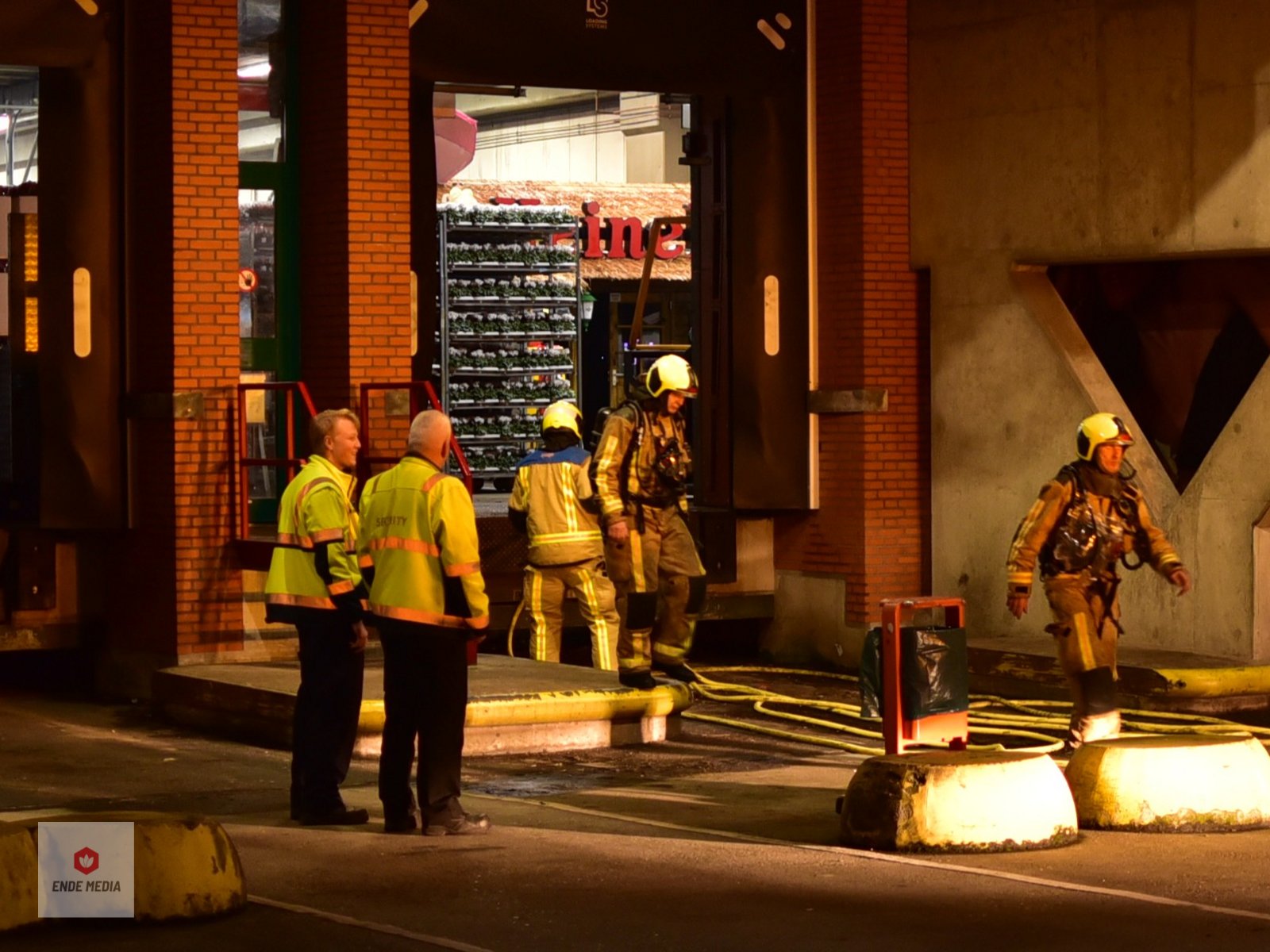 Kortsluiting in kerstverlichting legt aanvoer bloemen Flora Holland even stil