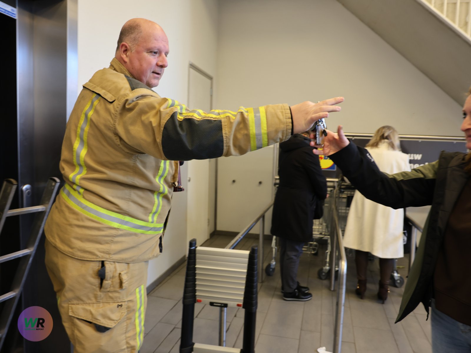 Brandweer schiet mevrouw te hulp na ongelukkige val van sleutels in liftschacht