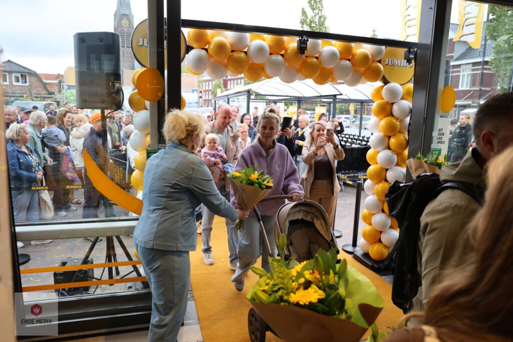 In beeld : Vernieuwde Jumbo Koornneef in Poeldijk groeit met 150 vierkante meter aan versbeleving