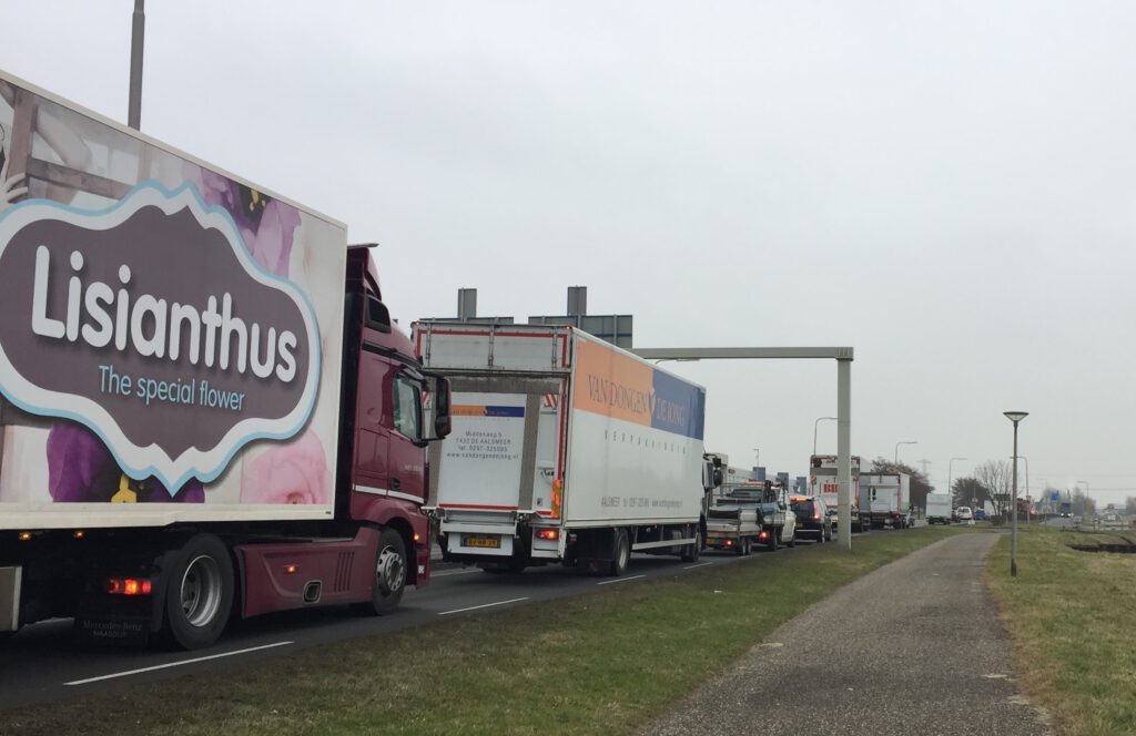 Aanrijding op Westlandroute leidt tot verkeersomleiding
